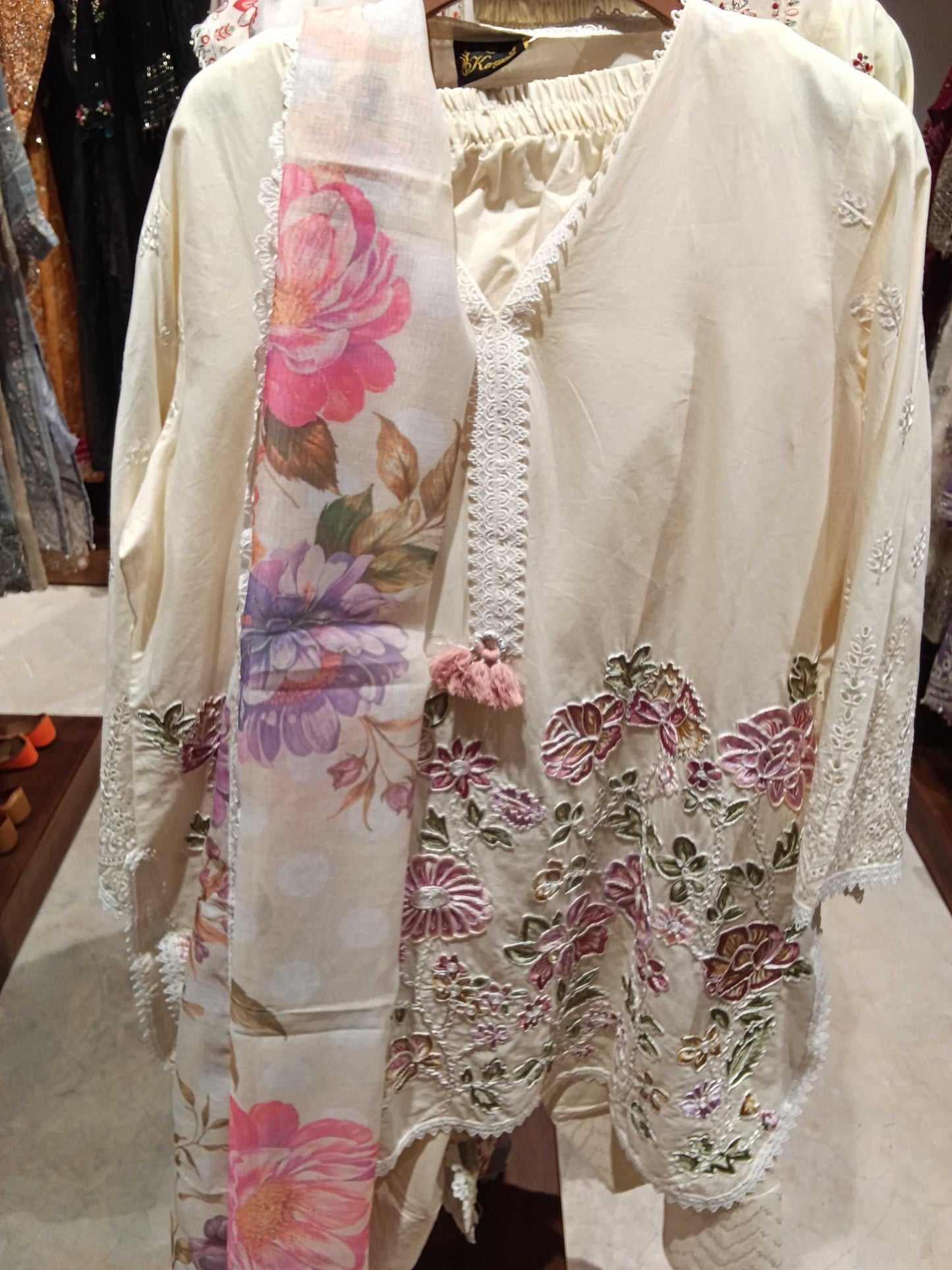 Pakistan off-white farshi- PKMYS260 303009XL